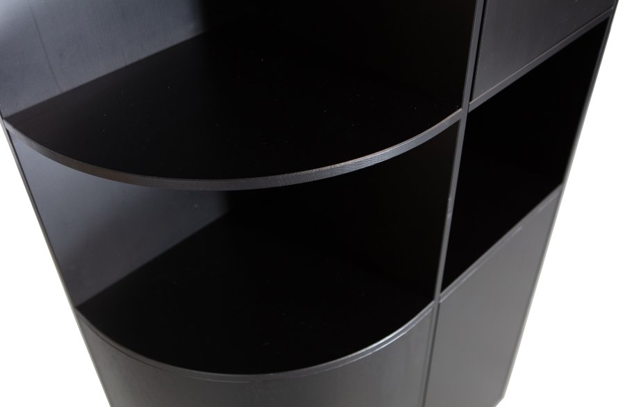 WOOOD EXCLUSIVE Fincaskap, rundt, venstre, m. 2 trykk for  pne drer og hyller - svart furu