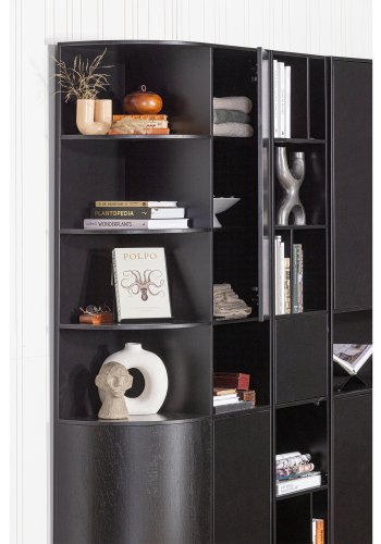 WOOOD EXCLUSIVE Fincaskap, pent, m. 1 trykk for  pne dr og hyller - svart furu