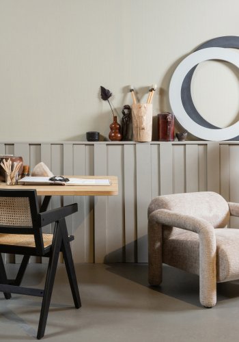 WOOOD EKSKLUSIV Gunn spisebordstol, m. armlener - naturrotting og sort furu