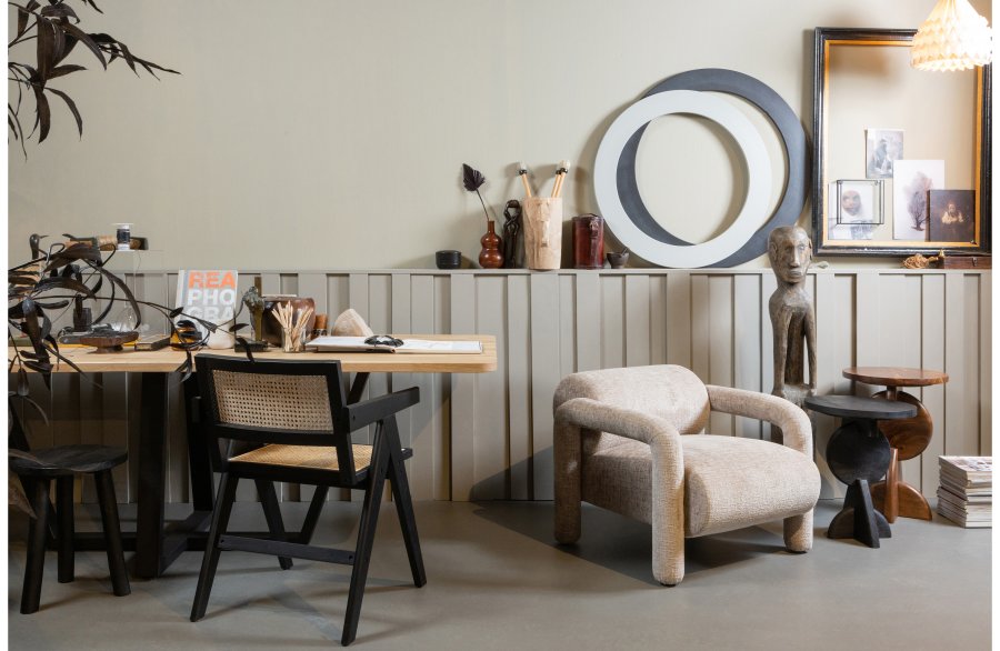 WOOOD EKSKLUSIV Gunn spisebordstol, m. armlener - naturrotting og sort furu