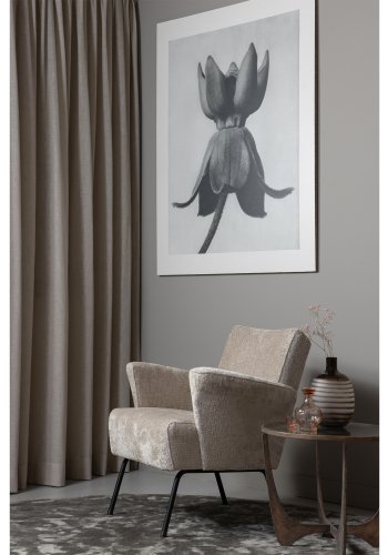 WOOOD Muse lenestol, med armlener - naturlig polyester og sort metall