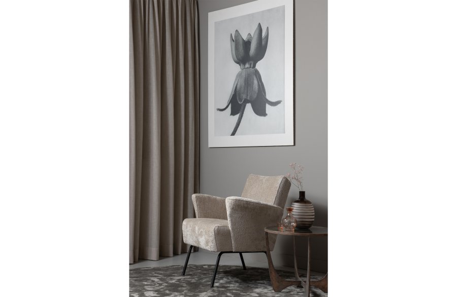 WOOOD Muse lenestol, med armlener - naturlig polyester og sort metall