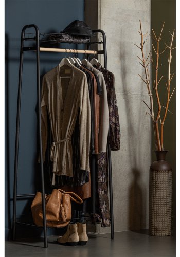 TRE Jovi klesstativ, m. 1 opphengsstang i tre og 2 trdhyller - svart metall