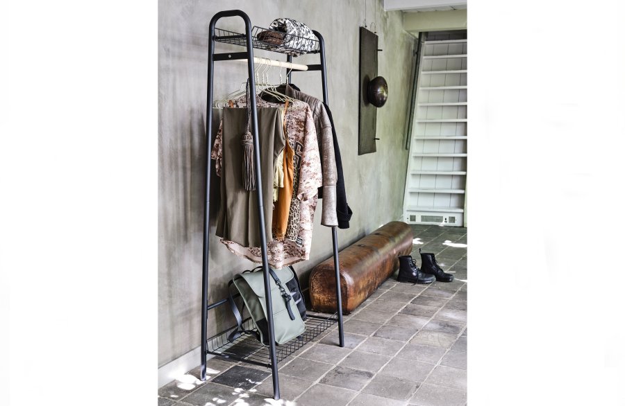 TRE Jovi klesstativ, m. 1 opphengsstang i tre og 2 trdhyller - svart metall