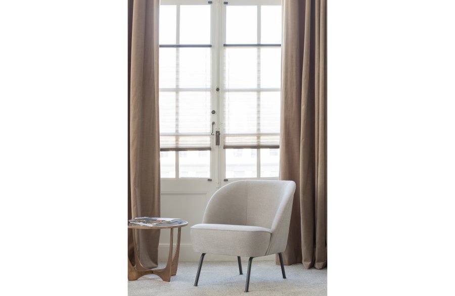 WOOOD Vogue lenestol - ekte polyester/viscose stoff og svart metall