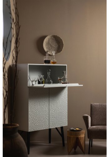 WOOOD Carved barskab, m. 3 lger og 2 hylder - tgegr mangotr og fyrretr