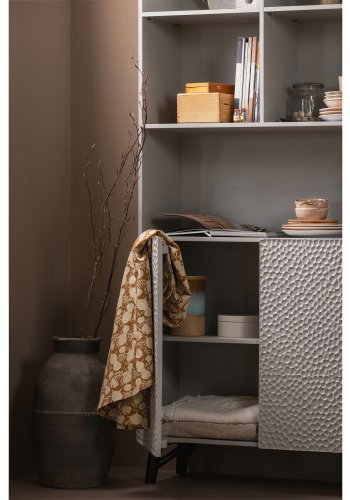 WOOOD Carved reol, m. 2 lger og 6 hylder - tgegr mangotr og fyrretr(H:200cm x90cm x 37cm)