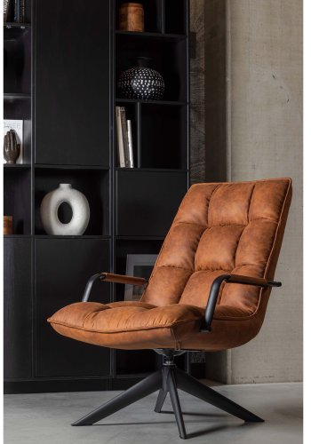WOOOD Jouke svingstol, med armlener - cognac PU og sort metall
