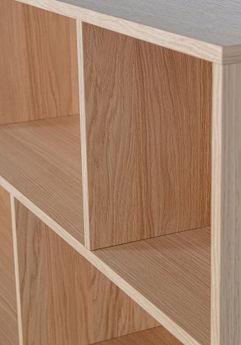 WOOOD EKSKLUSIV Nytt gravure skap, m. 4 trykk for  pne drer og hyller - naturlig eikefiner og svart metall