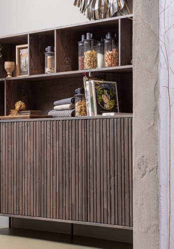 WOOOD EKSKLUSIV Nytt gravure skap, m. 4 trykk for  pne drer og hyller - espresso askefiner/svart metall