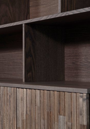 WOOOD EKSKLUSIV Nytt gravure skap, m. 4 trykk for  pne drer og hyller - espresso askefiner/svart metall