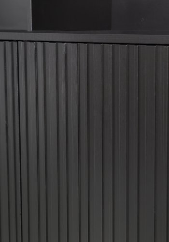 WOOOD EKSKLUSIV Nytt gravure skap, m. 4 trykk for  pne drer og hyller - svart furu og svart metall