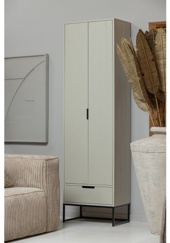 WOOOD Silas garderobeskap, 2 drer, 3 hyller, 1 skuff - stv (gr/sand) brstet furu og metall