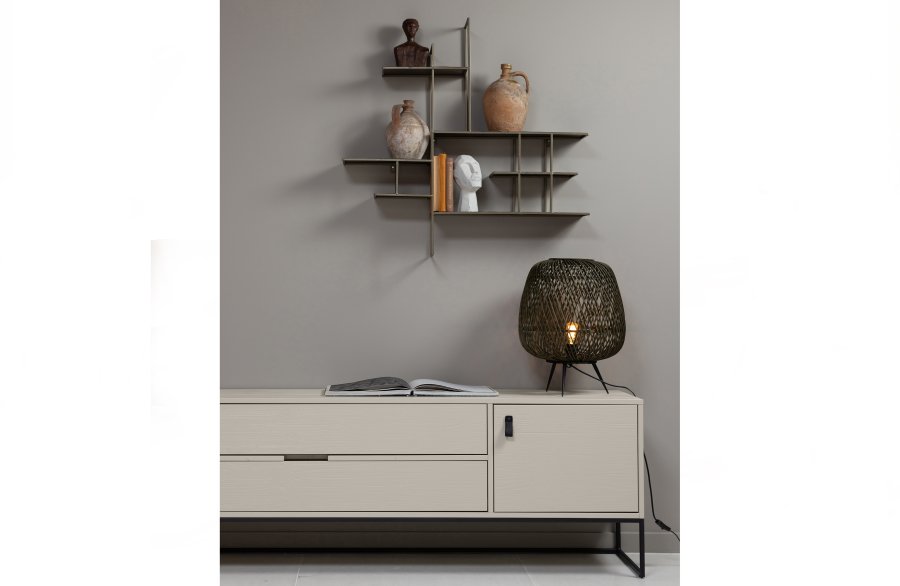 WOOOD Silas TV-bord, m. 1 dr, 1 hylle, 2 skuffer - stv (gr/sand) brstet furu og svart metall