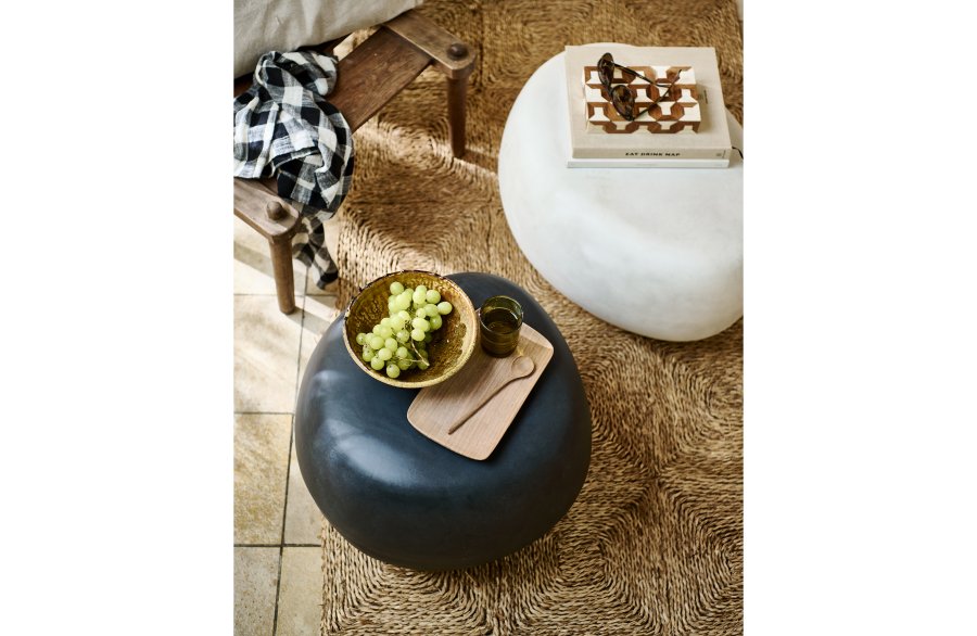 VTWONEN Pebble salongbord for inne og ute, rundt - antrasittgr fiberleire (50)