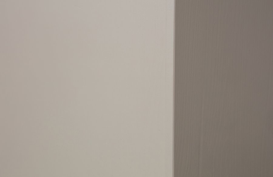 VTWONEN Dagsskap Enkeltskap, m. 1 trykk for  pne dren og 1 hylle - dakargrau furu (H:50)