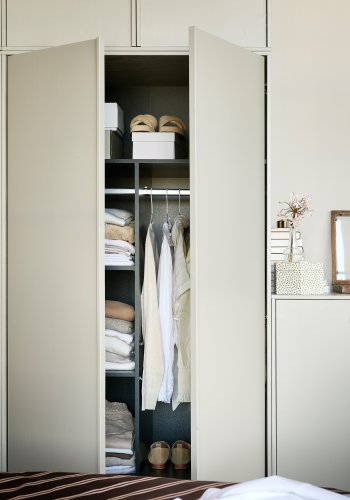 VTWONEN Dagsskap Dobbelt skap, m. 2 drer, 2 skuffer, 2 hyller - dakargrau furu (H:200)