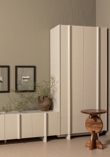 WOOOD EKSKLUSIVT Basu TV-bord, m. 3 drer og 2 hyller - dust furu (200x46)