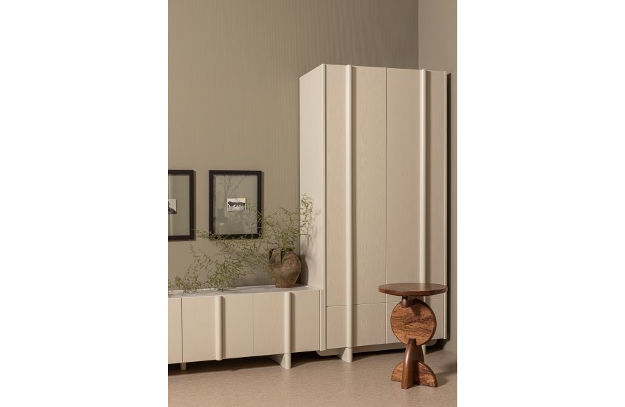 WOOOD EKSKLUSIVT Basu TV-bord, m. 3 drer og 2 hyller - dust furu (200x46)