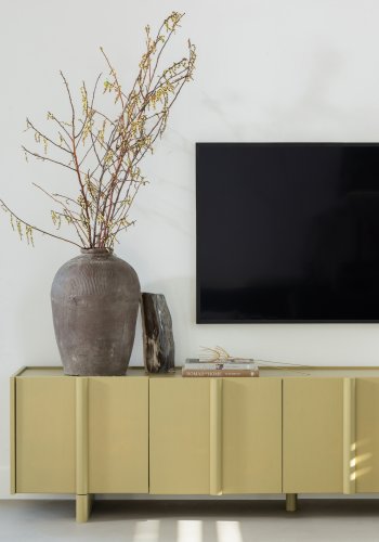 WOOOD EKSKLUSIVT Basu TV-bord, m. 3 drer og 2 hyller - mosefuru (200x46)