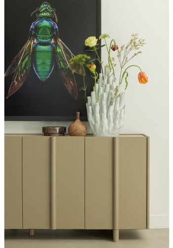 TRE EKSKLUSIV Basu skjenk, m. 3 drer og 2 hyller - gjrmefuru