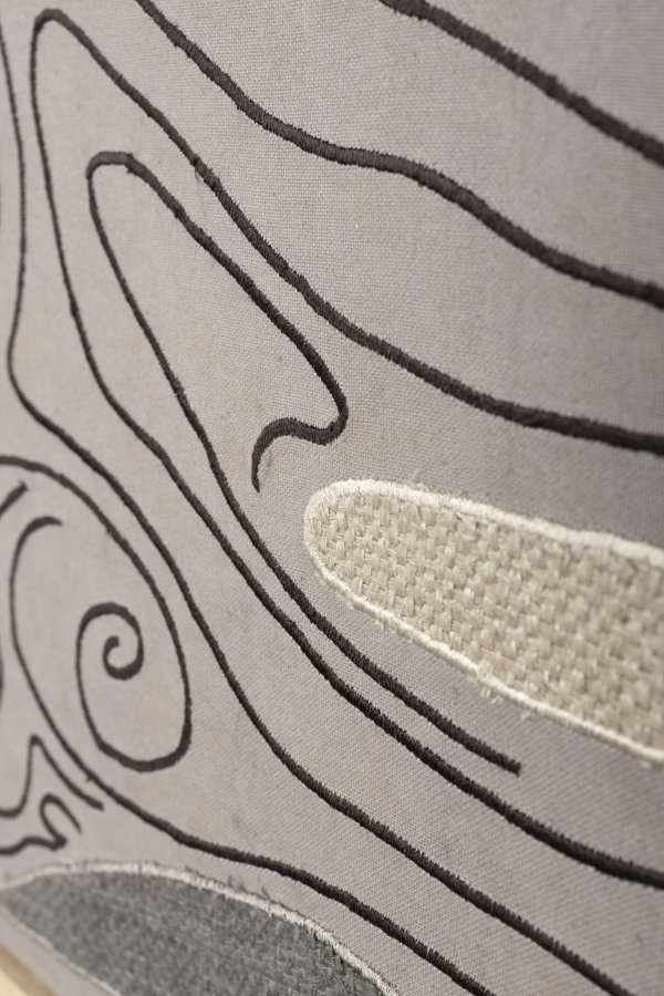 ZUIVER Grunn veggdekorasjon, rektangulr - flerfarget stoff og mangotre (104x68)