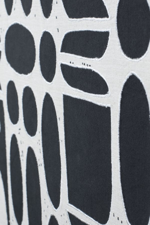 ZUIVER Halo-bilde, rektangulrt - hvit/svart bomull og naturlig mangotre (104x68)