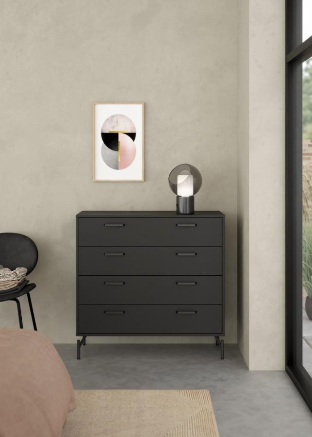 TVILUM Dana Chest 4 skuffer, Matt Black, 98,7 x 39,8 x 95,8 cm