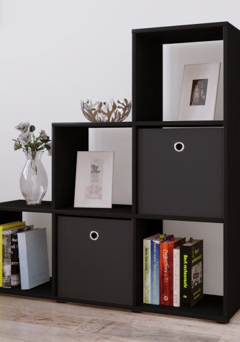 Nitas Bücherregal mit 6 Fächern – schwarzes Holz (H: 104,5 cm x 107,5 cm x 29 cm)