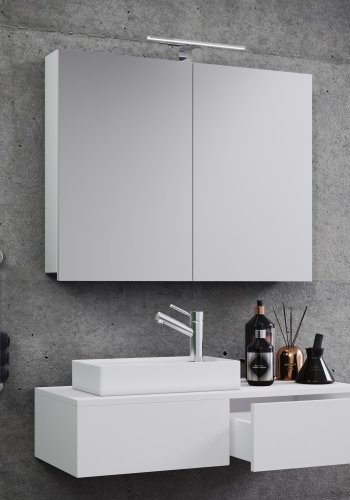 Gudas baderomsmbelsett - speilglass, keramikk og hvit melamin