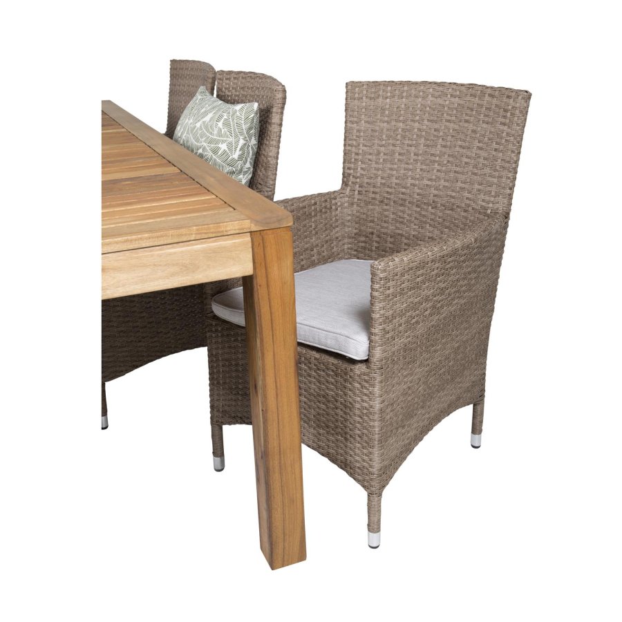 VENTURE DESIGN Malin hagestol med armlener og naturlig stoffpute - naturlig rotting og aluminium