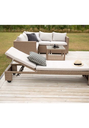 VENTURE DESIGN London utendrs fluktstol med pute i sandstoff og hjul - naturlig rotting og aluminium 