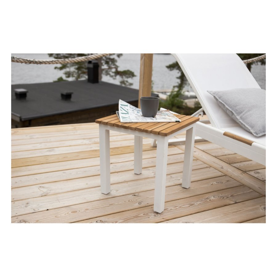 VENTURE DESIGN kvadratisk Mexico utendrs sidebord - naturlig teak og hvit aluminium (40x40)