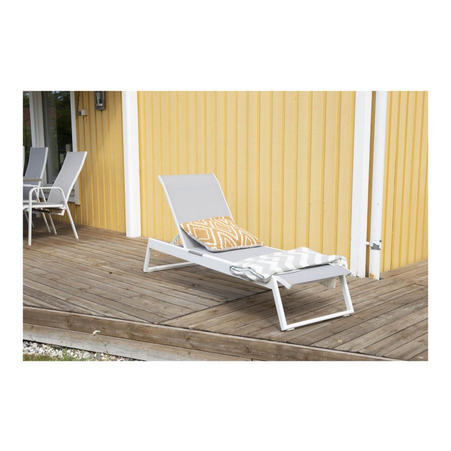 VENTURE DESIGN Parma udendrs liggestol - gr stof og hvid aluminium