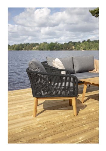 VENTURE DESIGN Chania hagesett - naturlig akasietre og svart stl