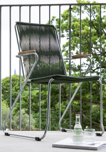 VENTURE DESIGN Bois Gartenstuhl, mit Teakholz-Armlehnen – grünes Seil und silberner Stahl