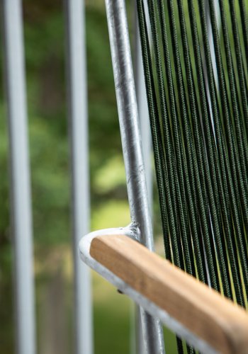 VENTURE DESIGN Bois Gartenstuhl, mit Teakholz-Armlehnen – grünes Seil und silberner Stahl
