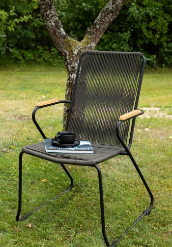 VENTURE DESIGN Bois hagestol, med teak armlener - mrkegrtt tau og svart stl
