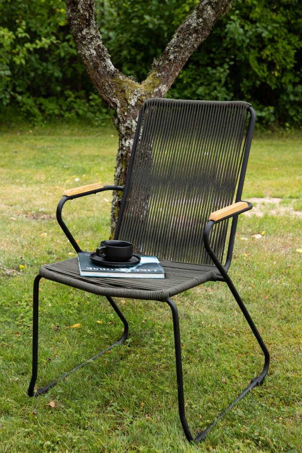 VENTURE DESIGN Bois hagestol, med teak armlener - mrkegrtt tau og svart stl