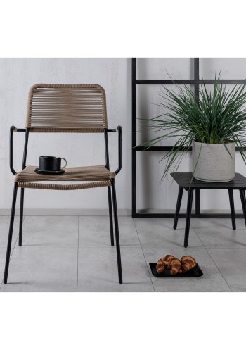 VENTURE DESIGN Lindos hagestol, med armlener - beige polyestertau, svart aluminium og stl