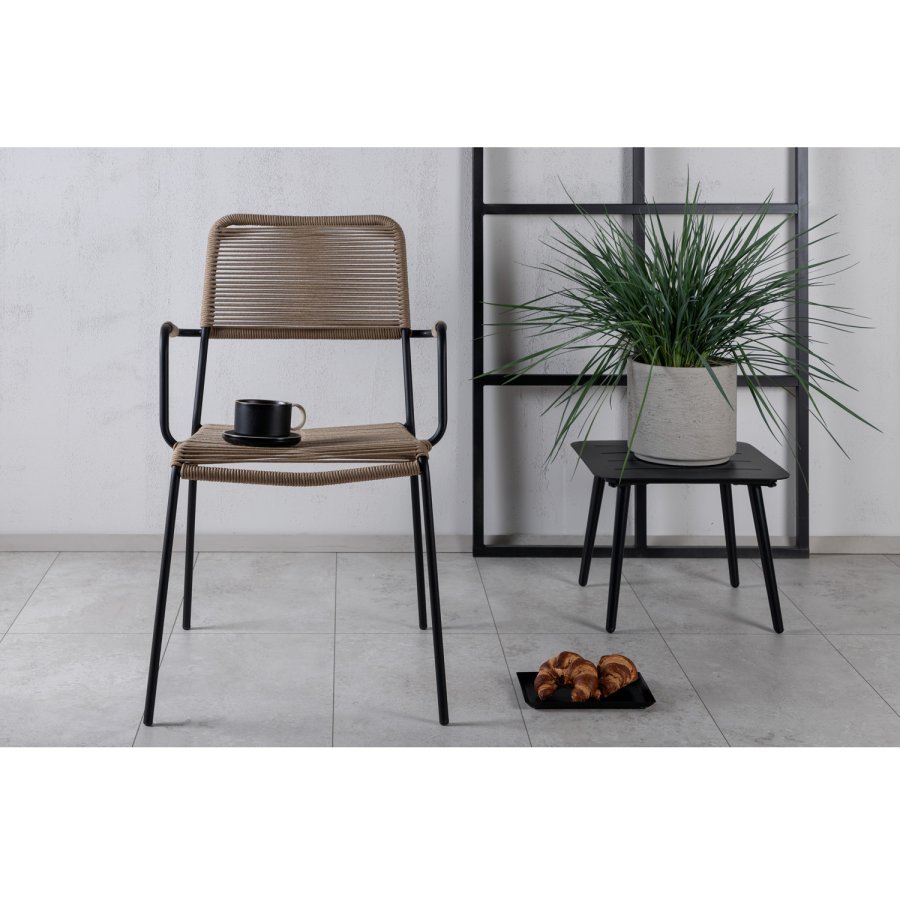 VENTURE DESIGN Lindos hagestol, med armlener - beige polyestertau, svart aluminium og stl