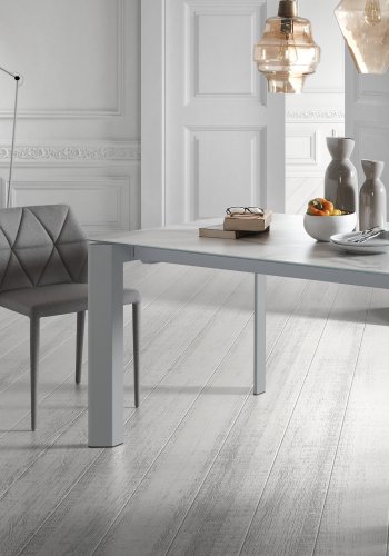 KAVE HOME Axis uttrekkbart porselensbord i hvit Kalos-finish med gr ben 140 (200) cm