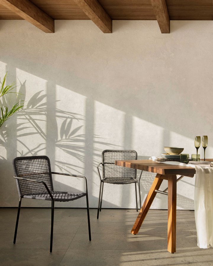 KAVE HOME Boomer spisestuestol med armlener - mrkegrtt tau og grtt stl