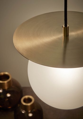 KAVE HOME Manz taklampe - frostet glass og messingmetall 