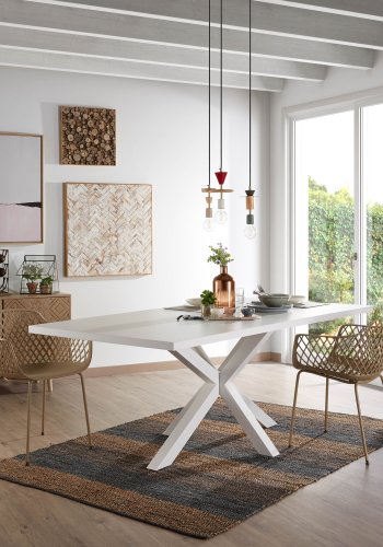 KAVE HOME Quinn spisestuestol med armlener - beige plast og metall