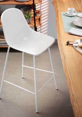 KAVE HOME Quinby utendrs barkrakk, med ryggsttte og fotsttte - hvit polypropylen og stl