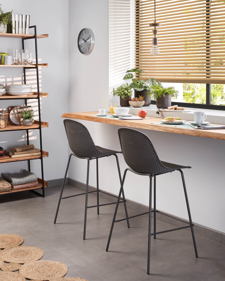 KAVE HOME Quinby barkrakk med rygg og fotsttte - grafittgr plast og metall