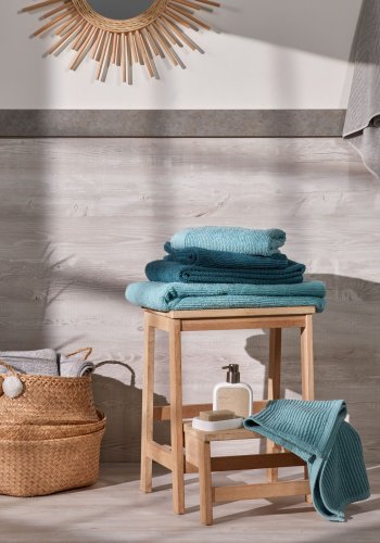 KAVE HOME rektangulr Nell fotskammel med trinn - naturlig bjrketre