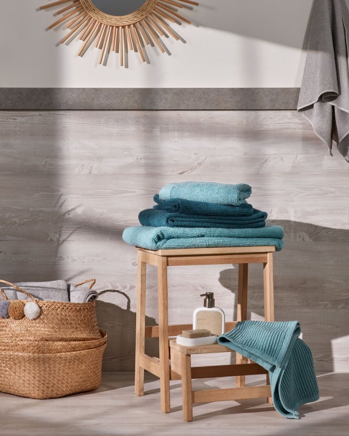 KAVE HOME rektangulr Nell fotskammel med trinn - naturlig bjrketre