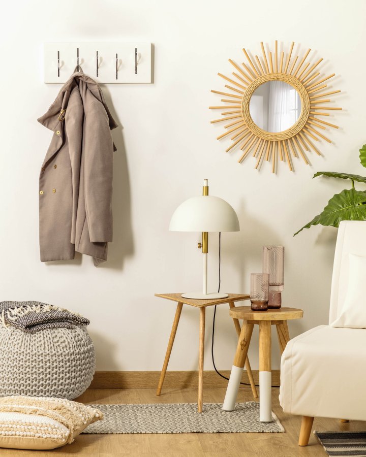 KAVE HOME Anais klesstativ - hvit/slv metall 